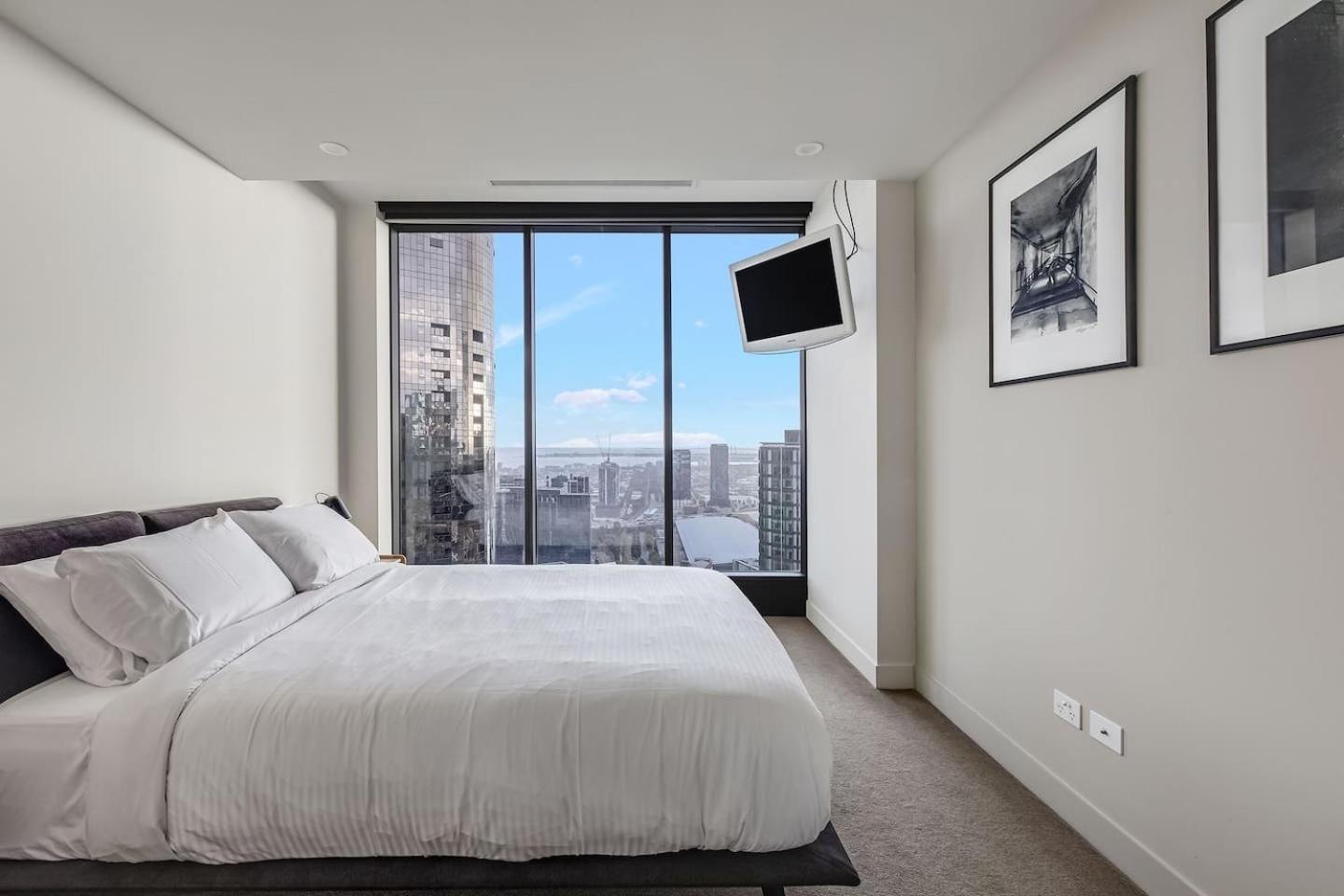 'The Queensbridge' Modern Minimalist In The Sky Melbourne Exterior photo